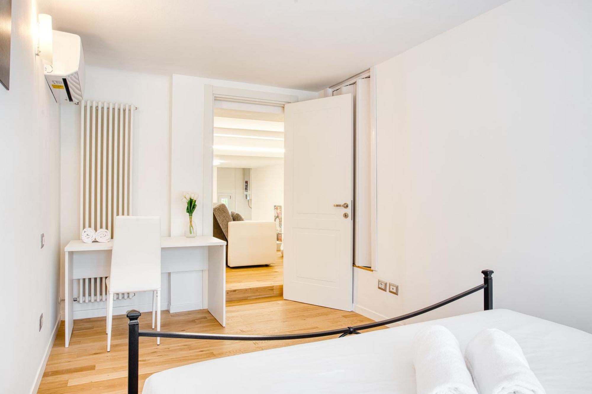 Walk To Navigli - Via Gola - 2 Bedrooms Apt Milano Ngoại thất bức ảnh