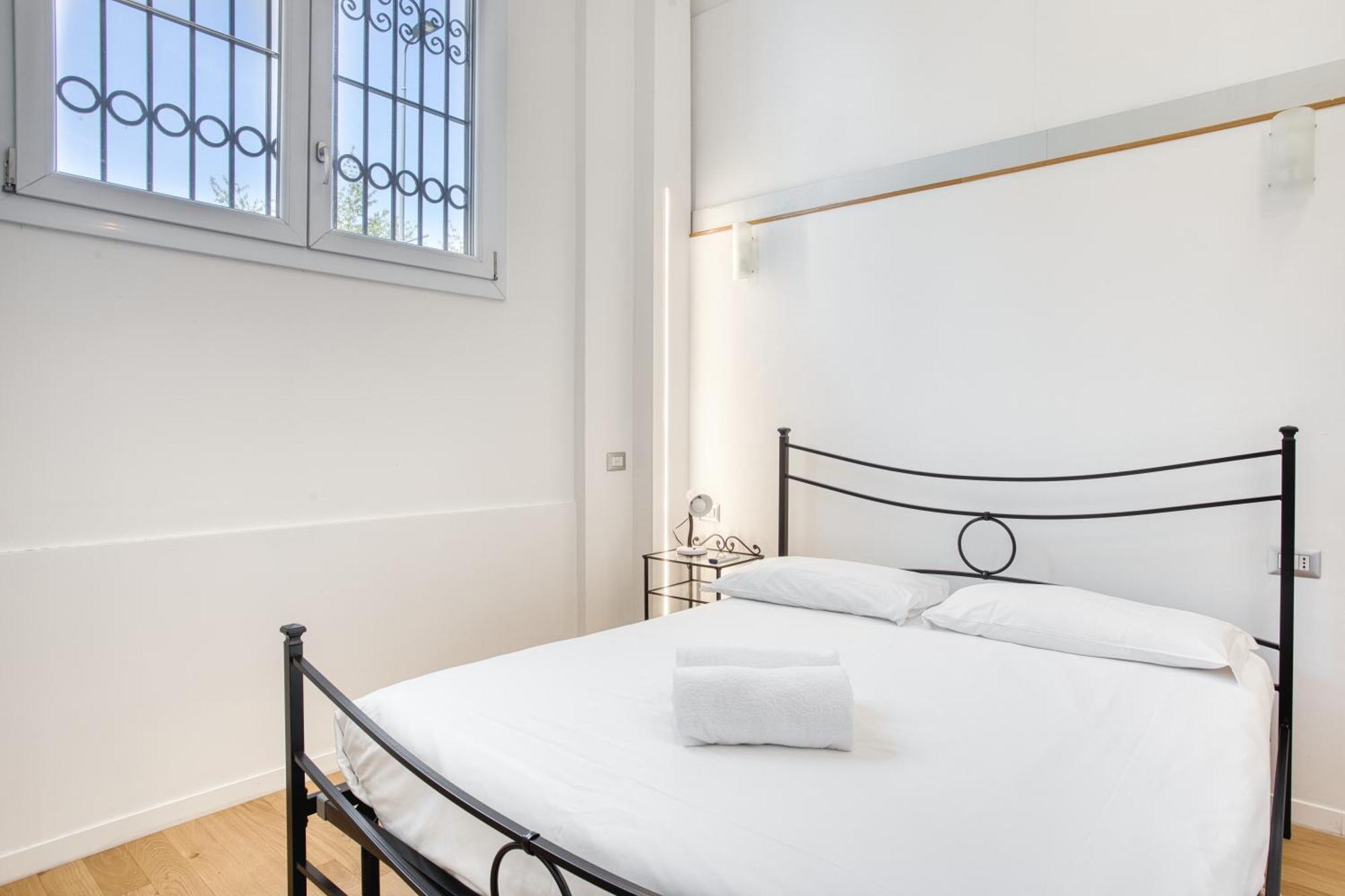 Walk To Navigli - Via Gola - 2 Bedrooms Apt Milano Ngoại thất bức ảnh